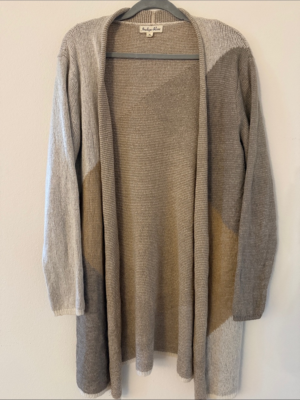 Indigo Rose Neutral Colorblock Open-Front Cardigan - Beige & Gray